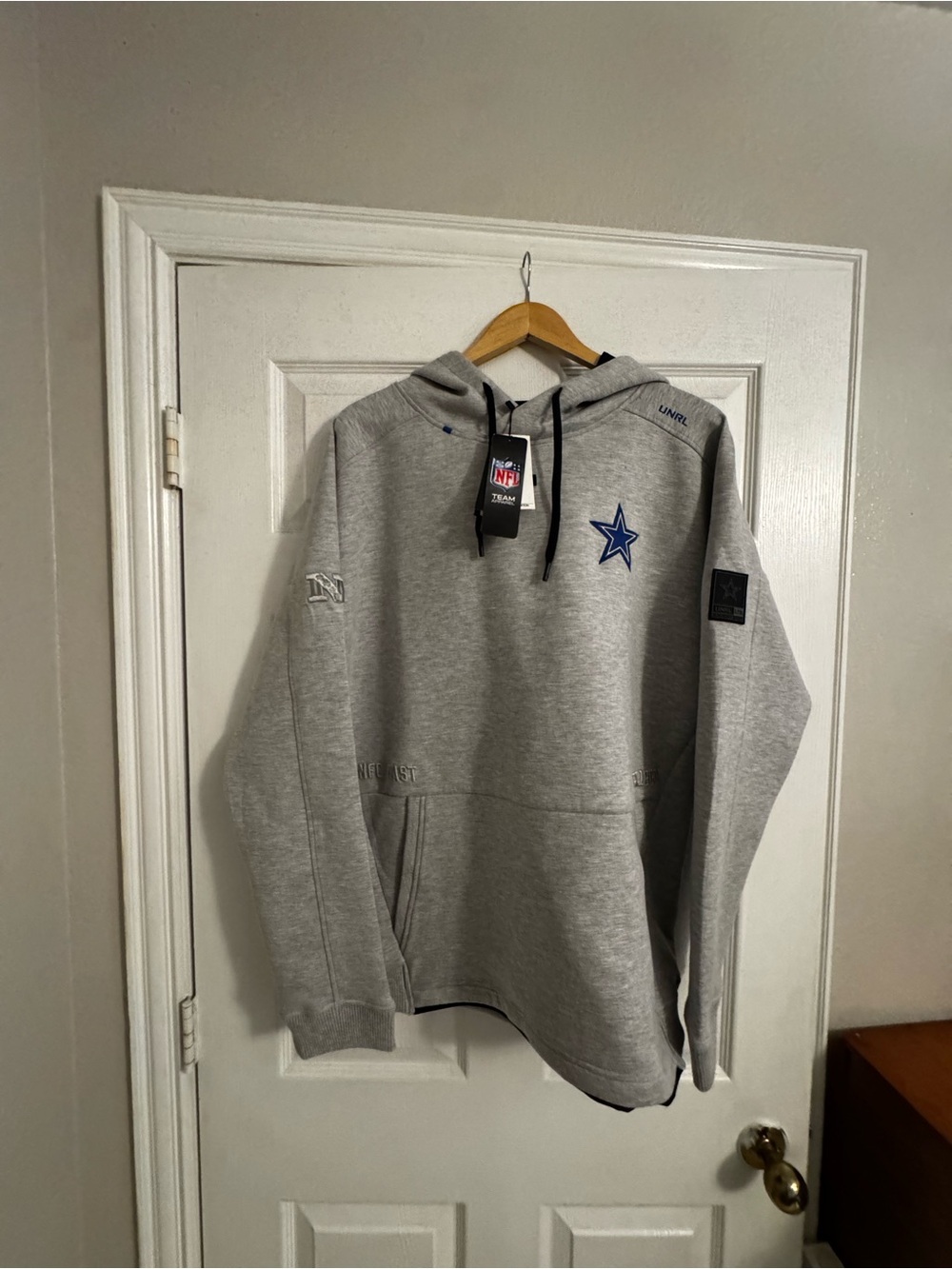 Unik Gray Pullover Hoodie with Blue Star Accent